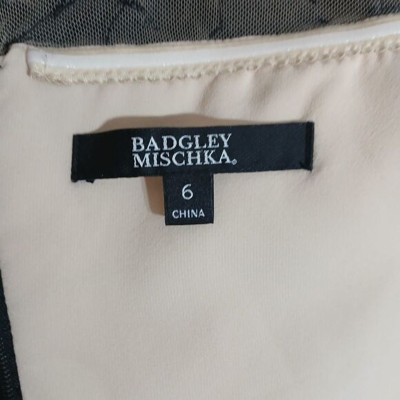 Badgley Mischka Black Midi Dress with Elegant Silhouette - Picture 14 of 16